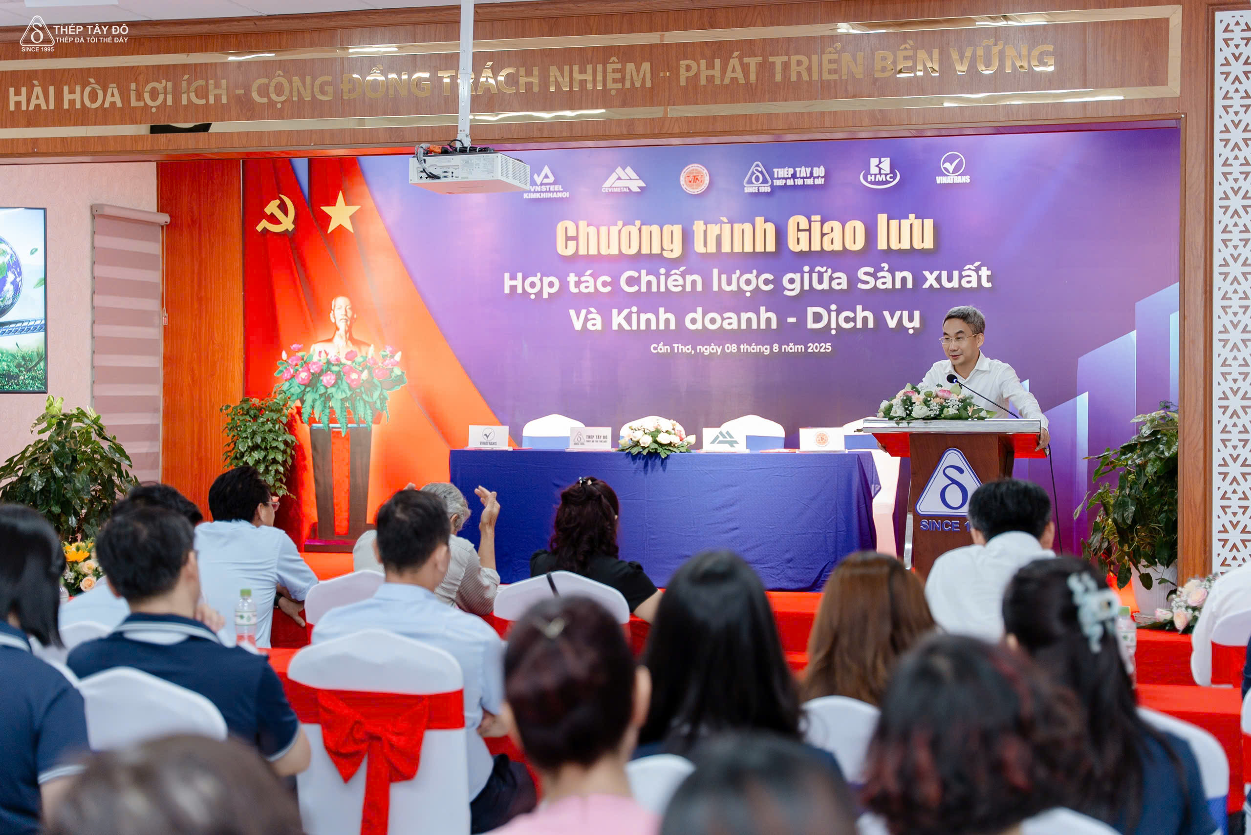 Ông Nghiêm Xuân Đa phát biểu tại hội nghị