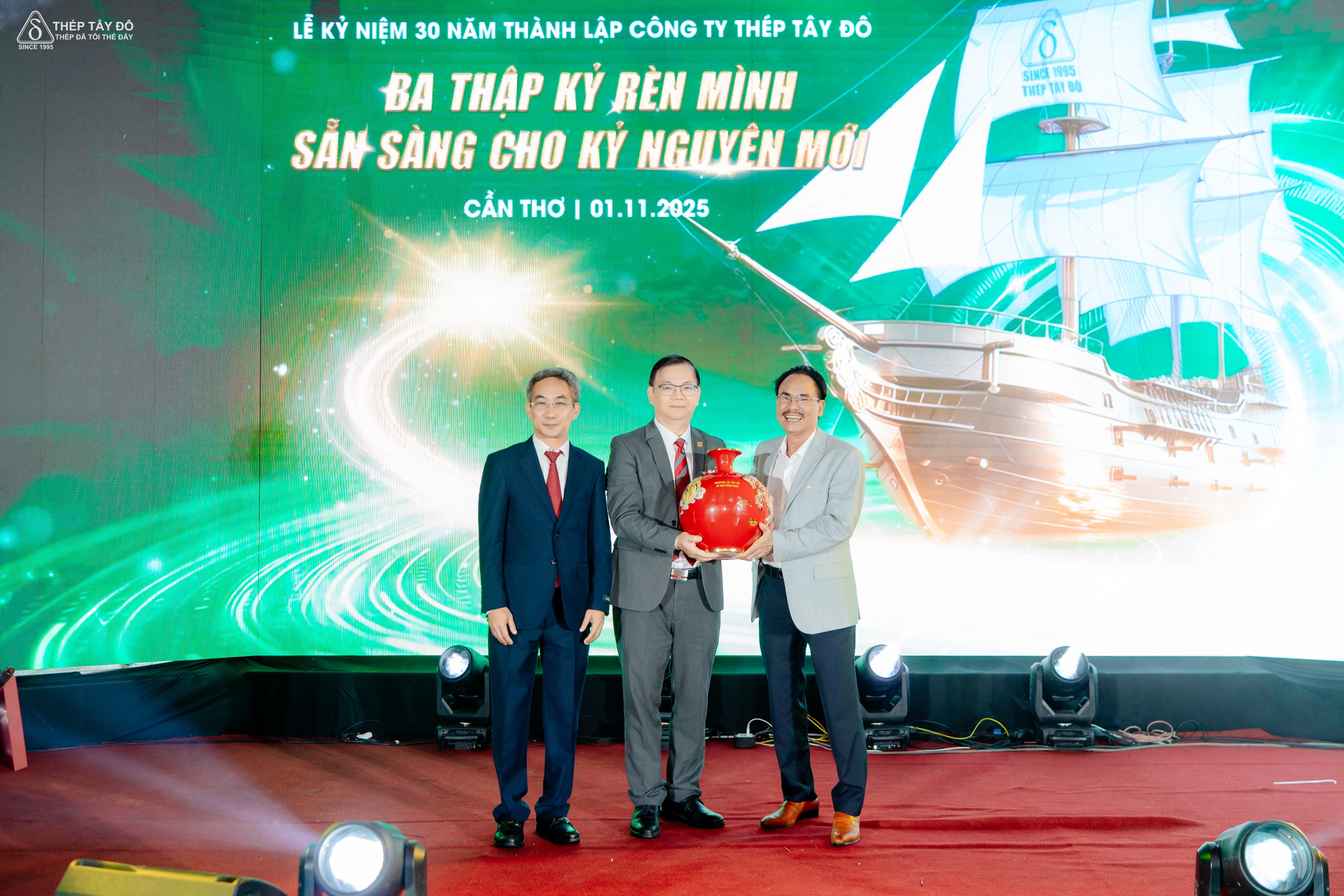 THÉP TÂY ĐÔ –  BA THẬP KỶ RÈN MÌNH, SẴN SÀNG CHO KỶ NGUYÊN MỚI