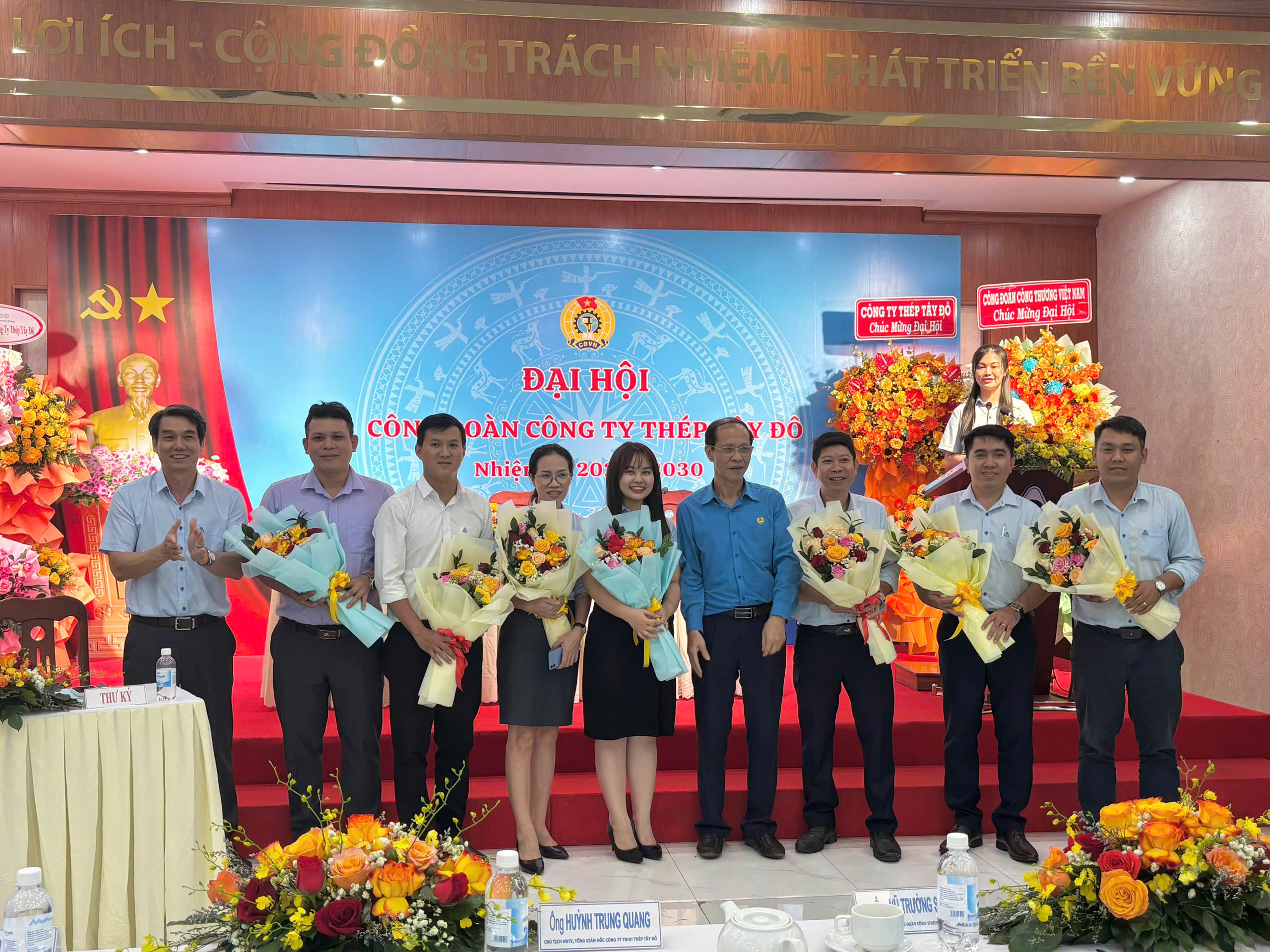 ប្រតិភូធ្វើការបោះឆ្នោតជ្រើសរើសគណៈកម្មាធិការថ្មី