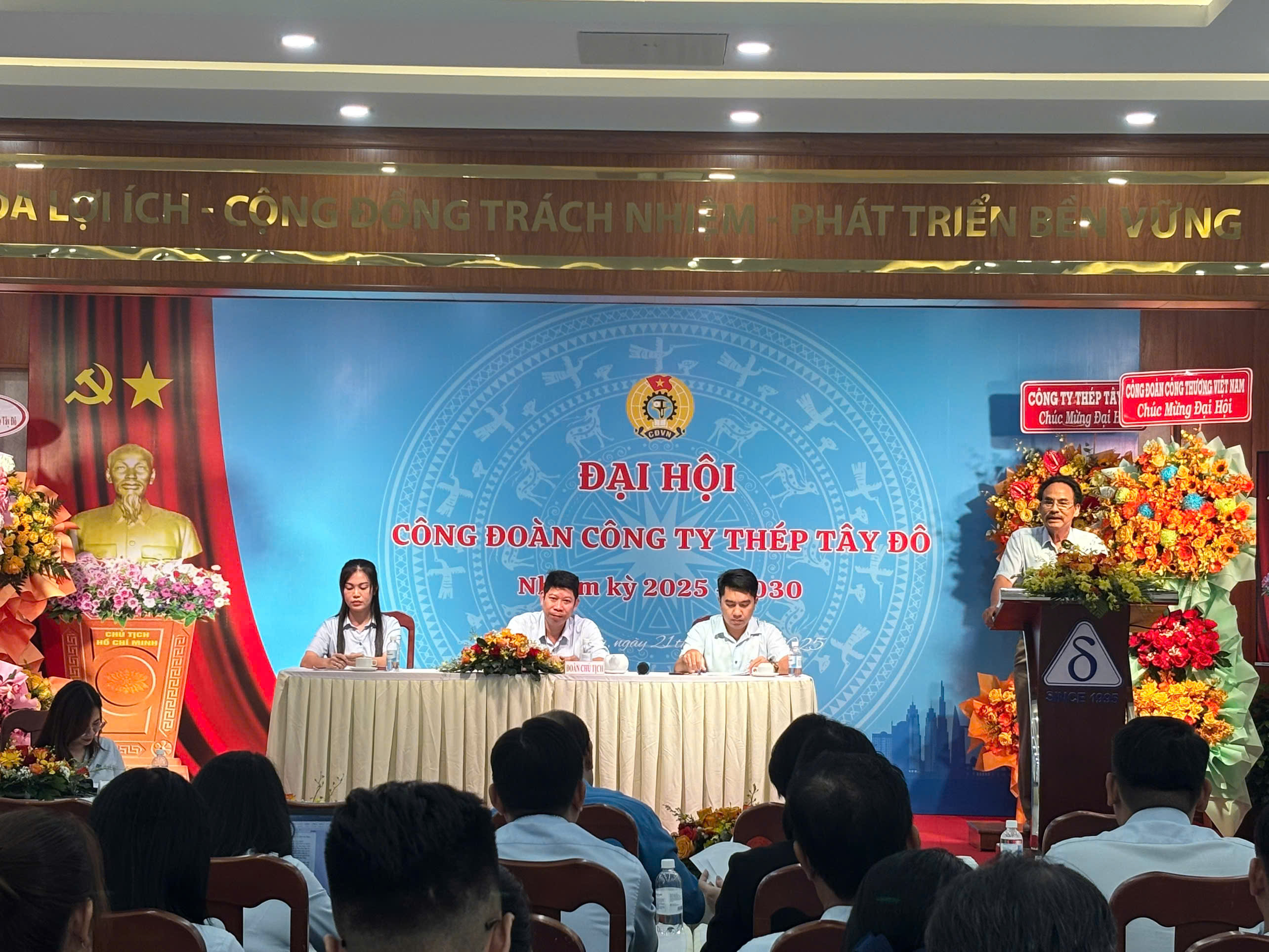 លោក Vu Truong Son ថ្លែងក្នុងកិច្ចប្រជុំសហជីព Thep Tay Do