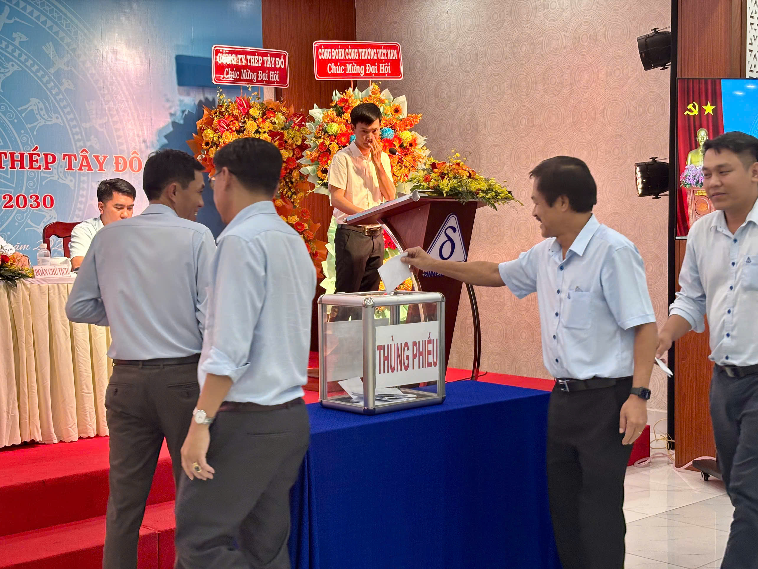 លោក Huynh Trung Quang – និរតីនាយក Thep Tay Do – ថ្លែងក្នុងកិច្ចប្រជុំ